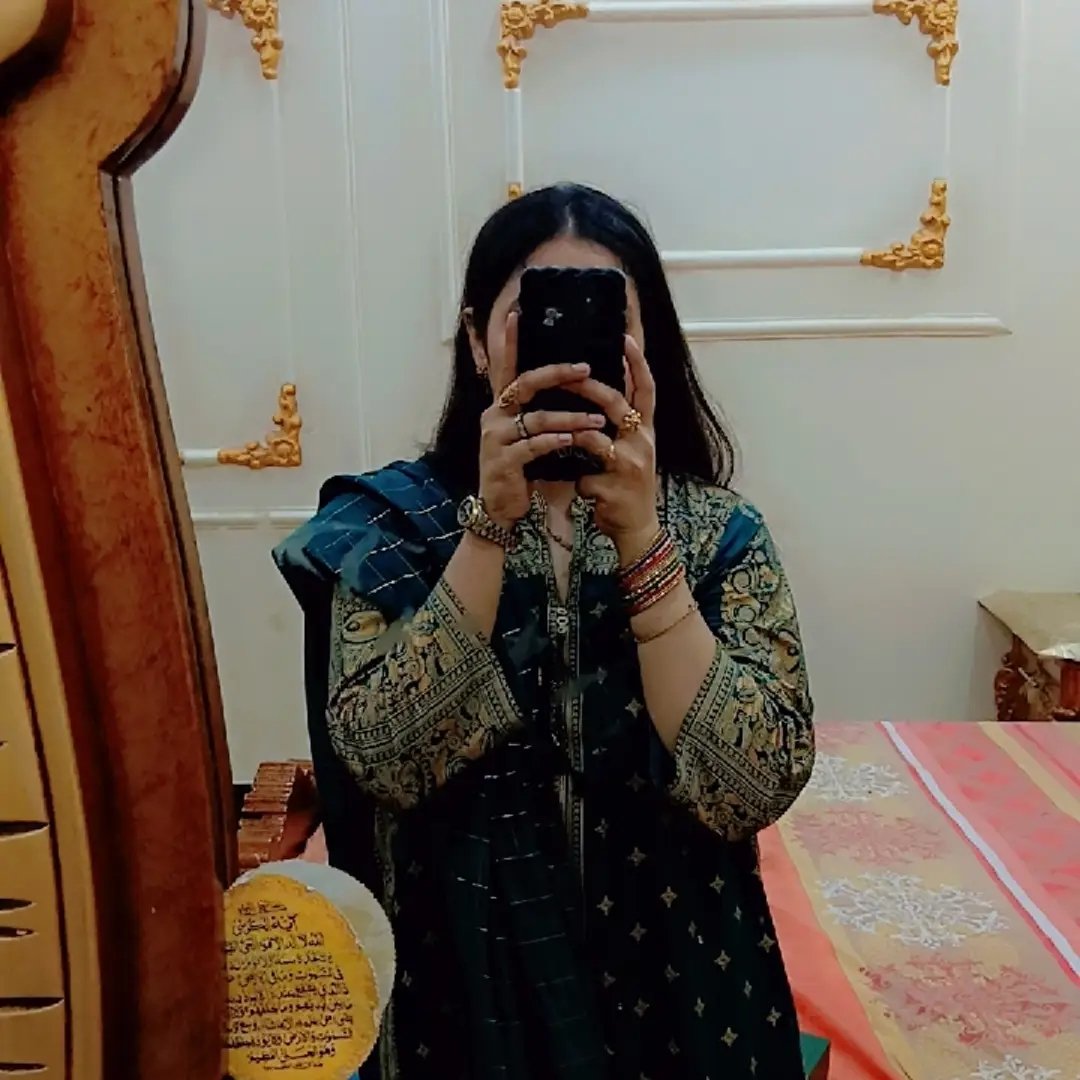 Instagram Profilbild von komal__riaz