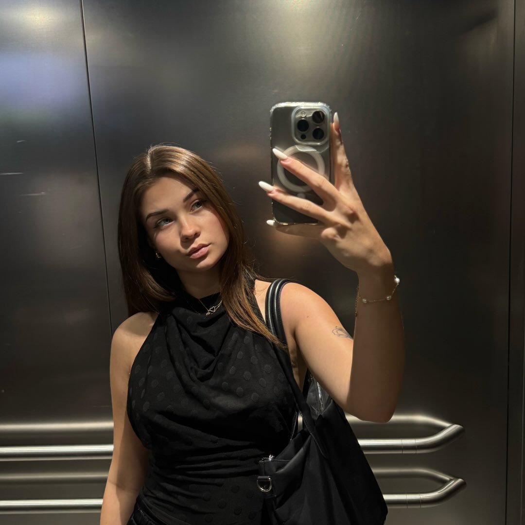 Instagram Profilbild von hrdinovaaa