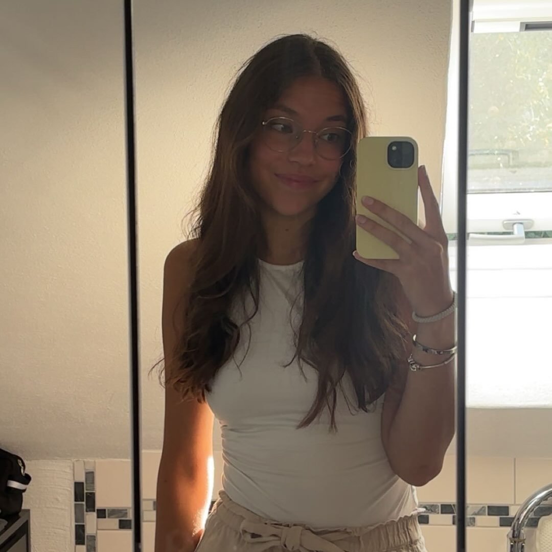 Instagram Profilbild von lauraa_dne