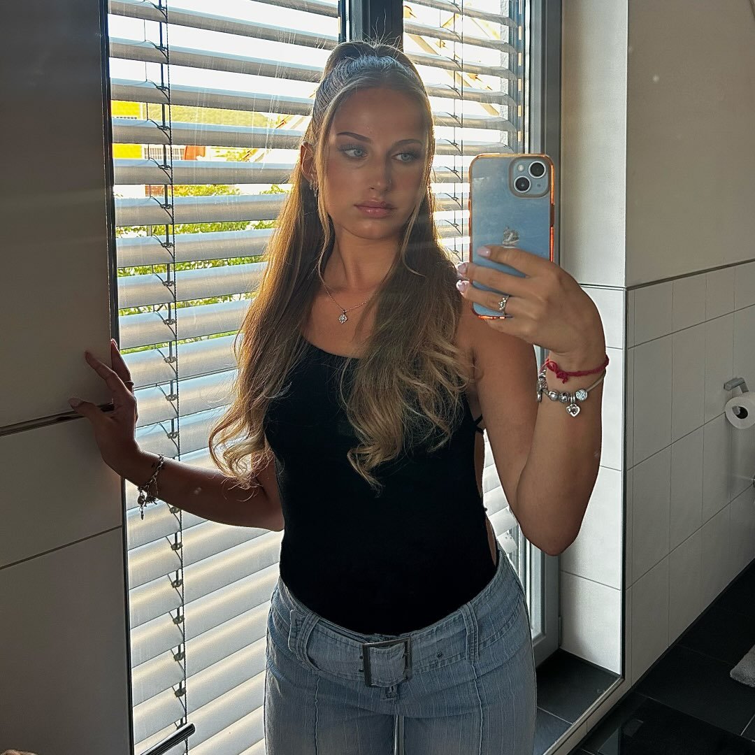 Instagram Profilbild von mona_snhr