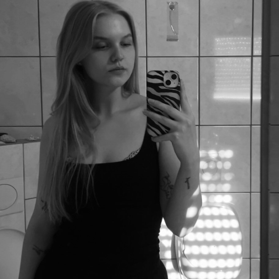 Instagram Profilbild von lariii17.9