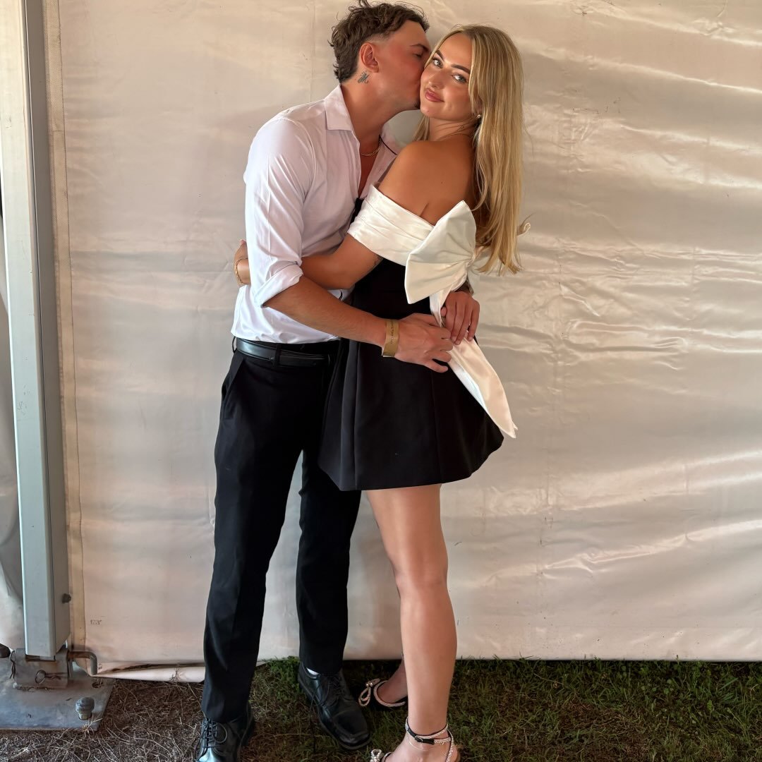 Instagram Profilbild von phoebelamburn