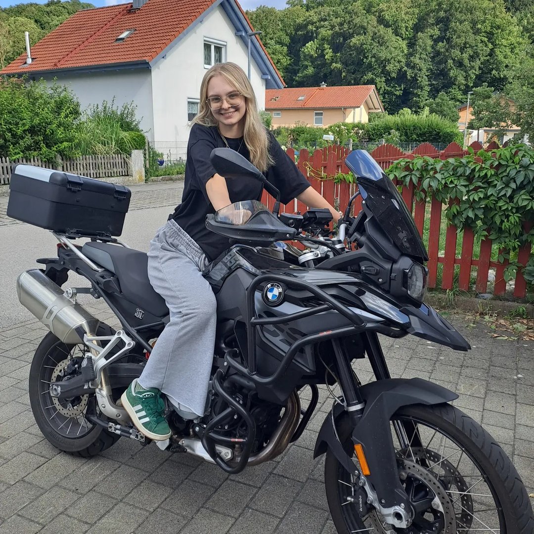 Instagram Profilbild von r.becca005
